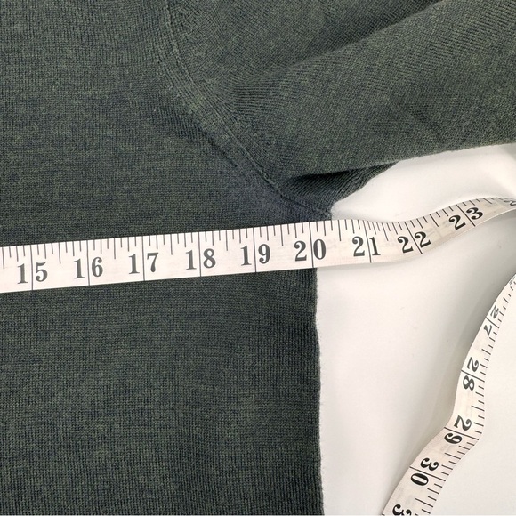 Banana Republic Mens SZ M 100% Merino Italian Wool Green V-Neck Sweater A5 - Picture 6 of 6